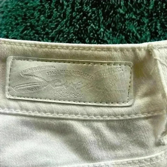 Seven white ladies Bermuda shirts size 8 excellent condition. No stains or flaws - Picture 9 of 9